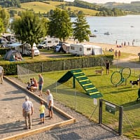 freetness agility camping_10 espace agility dans un camping au bord d'un lac